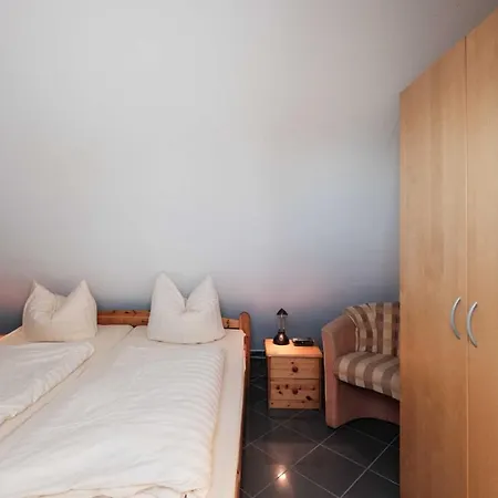 Bernstein-fewos Ca 15 Gehminuten Zum Ostseestrand Апартаменты Цемпин